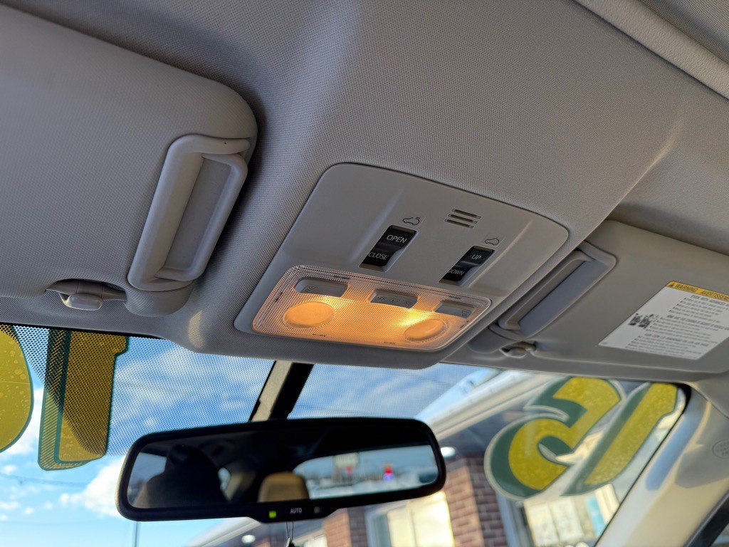 2015 Toyota Rav4 Image 17