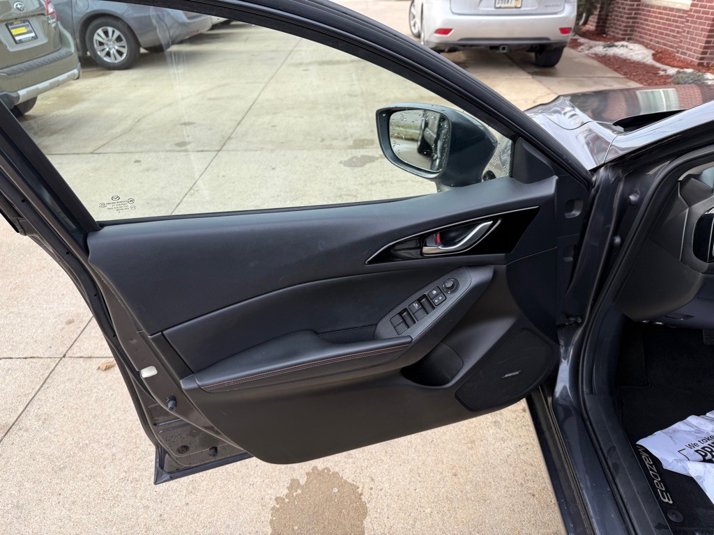 2015 Mazda Mazda3 Image 8