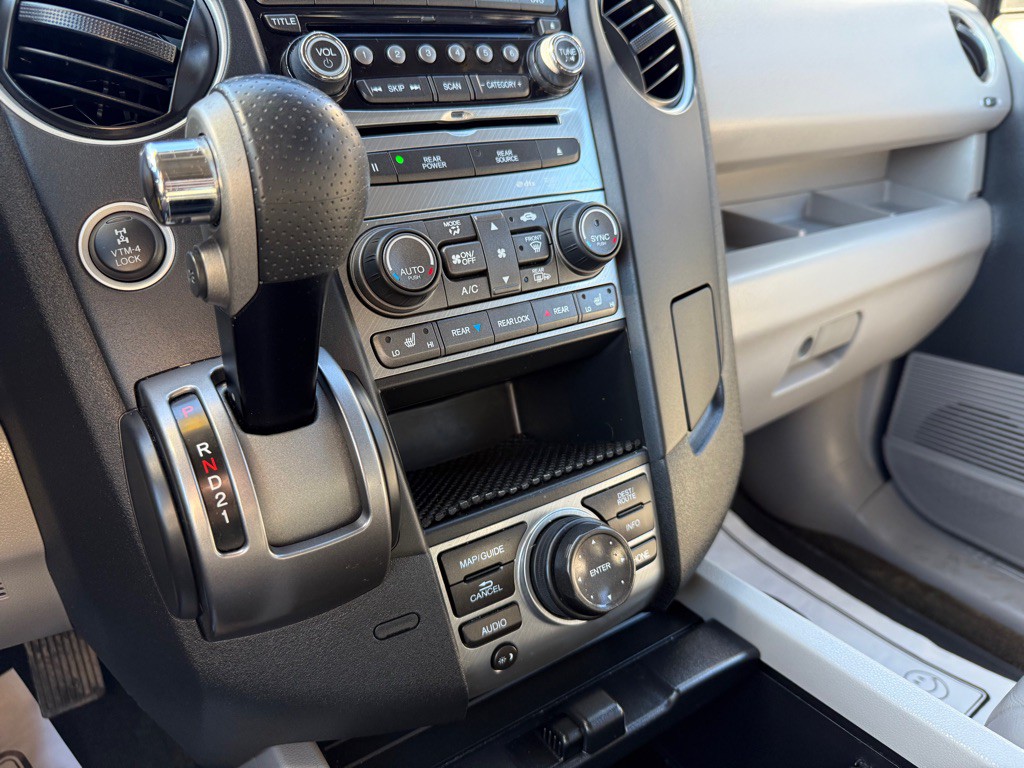 2015 Honda Pilot Image 14