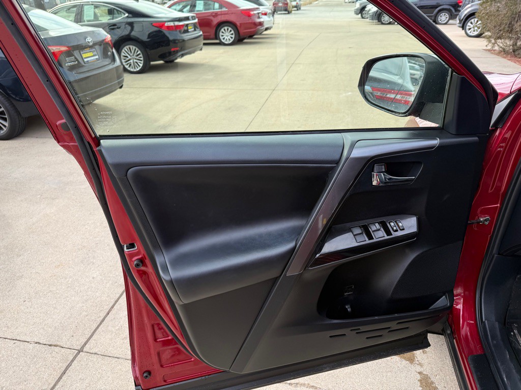 2018 Toyota Rav4 Image 8