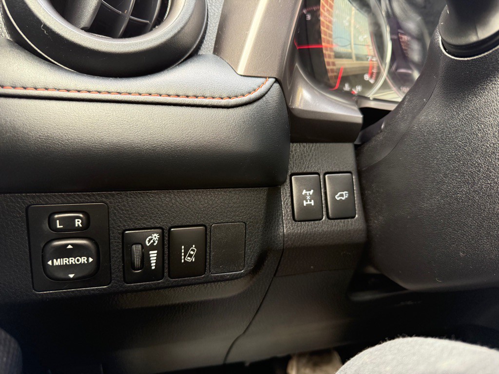 2018 Toyota Rav4 Image 17