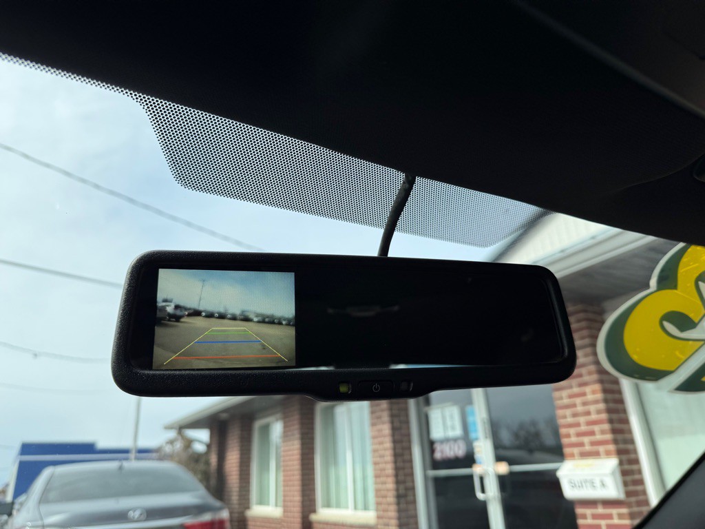 2013 Chrysler 200 Image 13