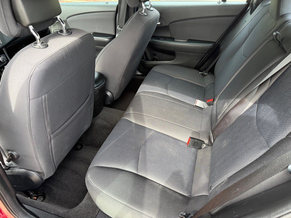 2013 Chrysler 200 Image 16