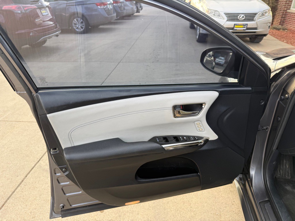 2013 Toyota Avalon Image 8