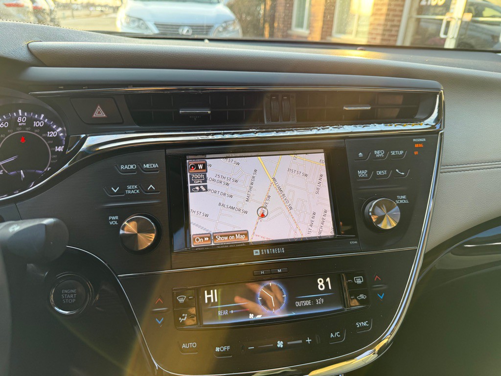 2013 Toyota Avalon Image 12