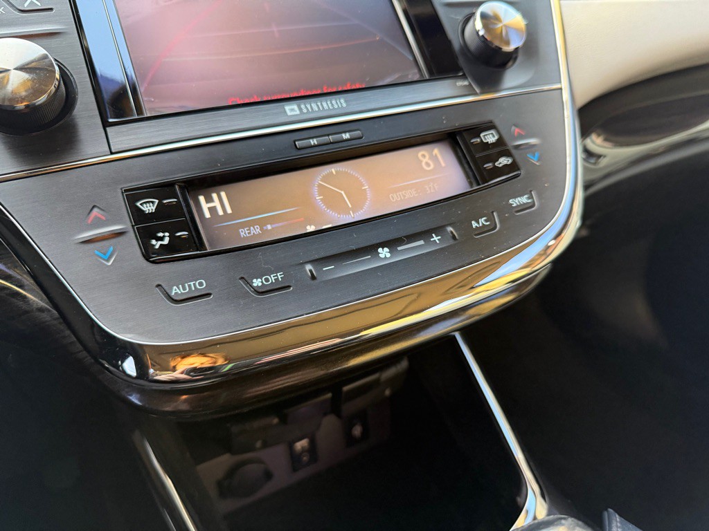 2013 Toyota Avalon Image 14