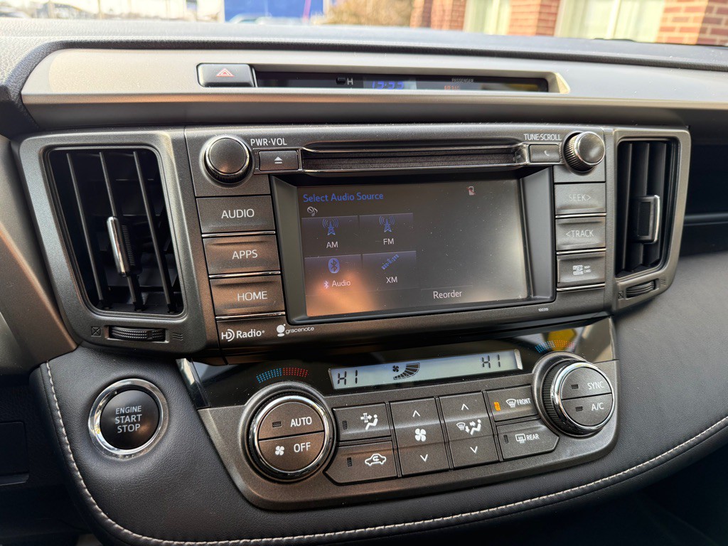 2015 Toyota Rav4 Image 12