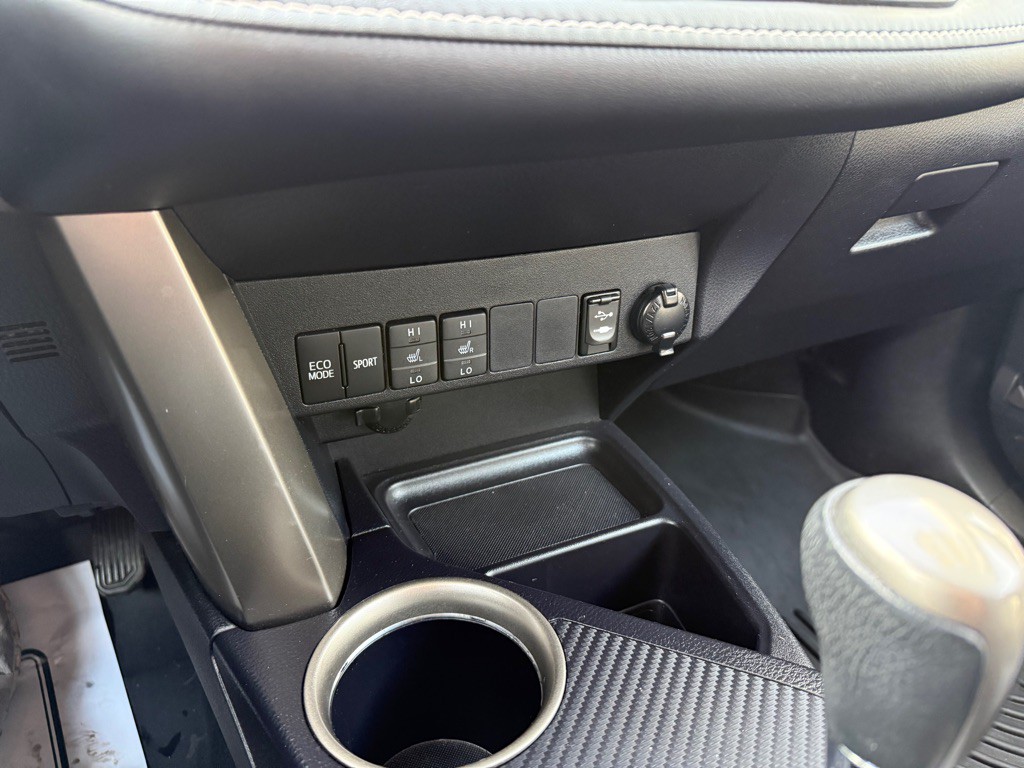 2015 Toyota Rav4 Image 15