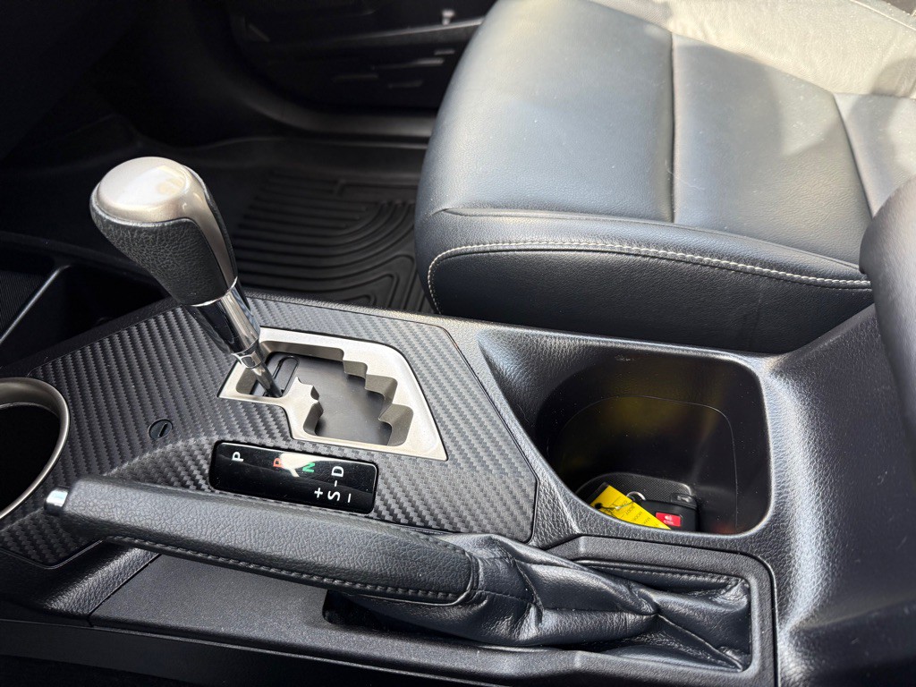 2015 Toyota Rav4 Image 16