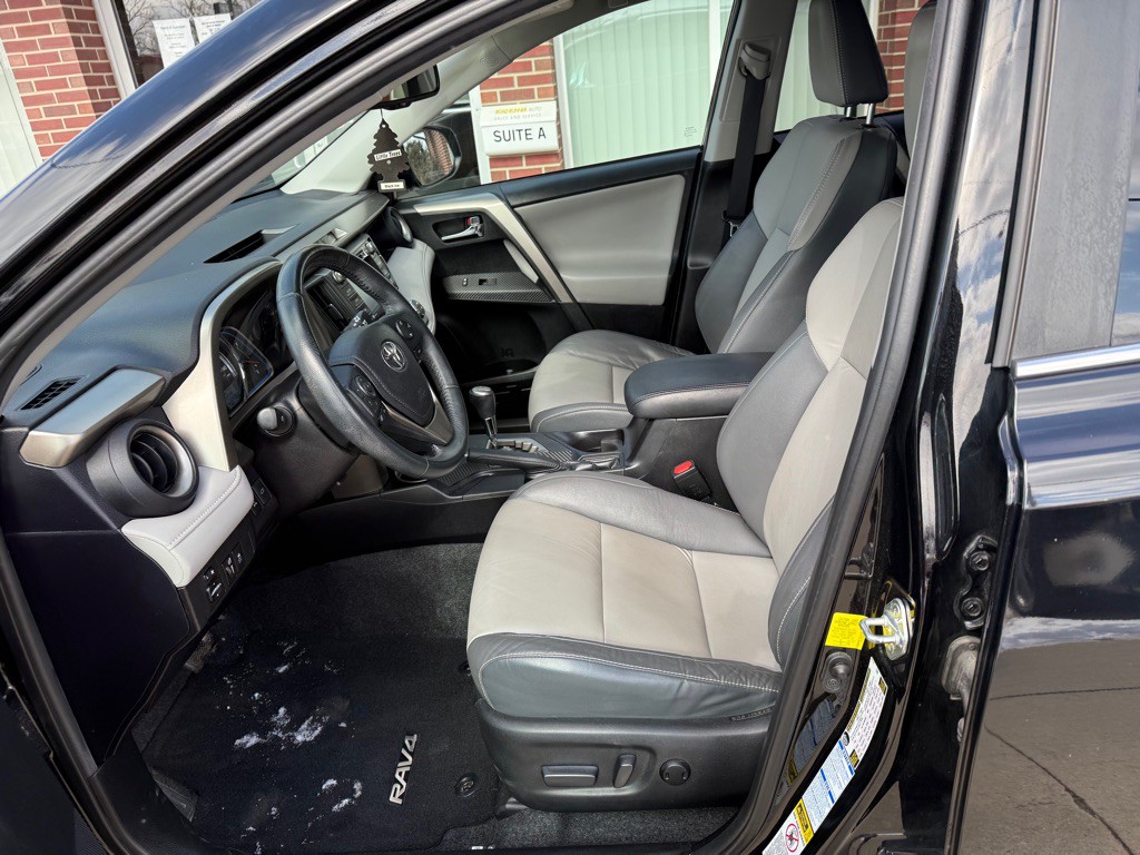 2015 Toyota Rav4 Image 9