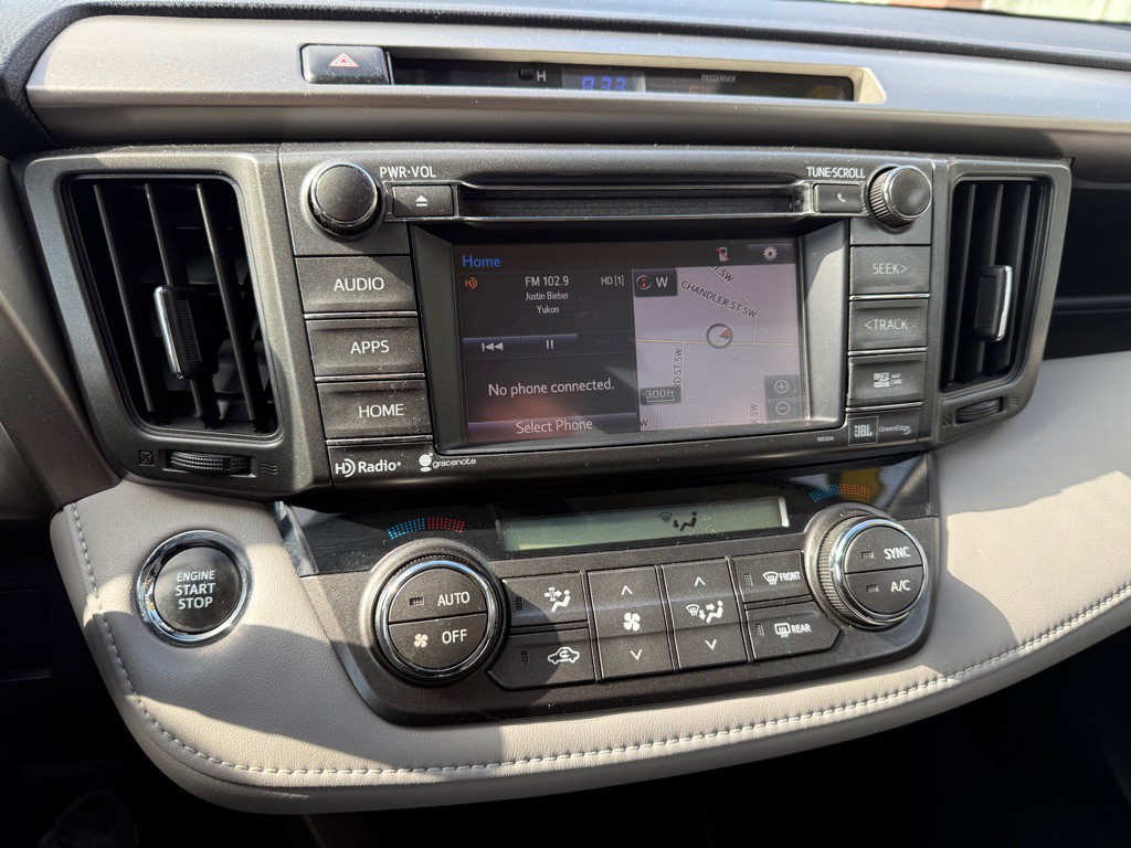 2015 Toyota Rav4 Image 12