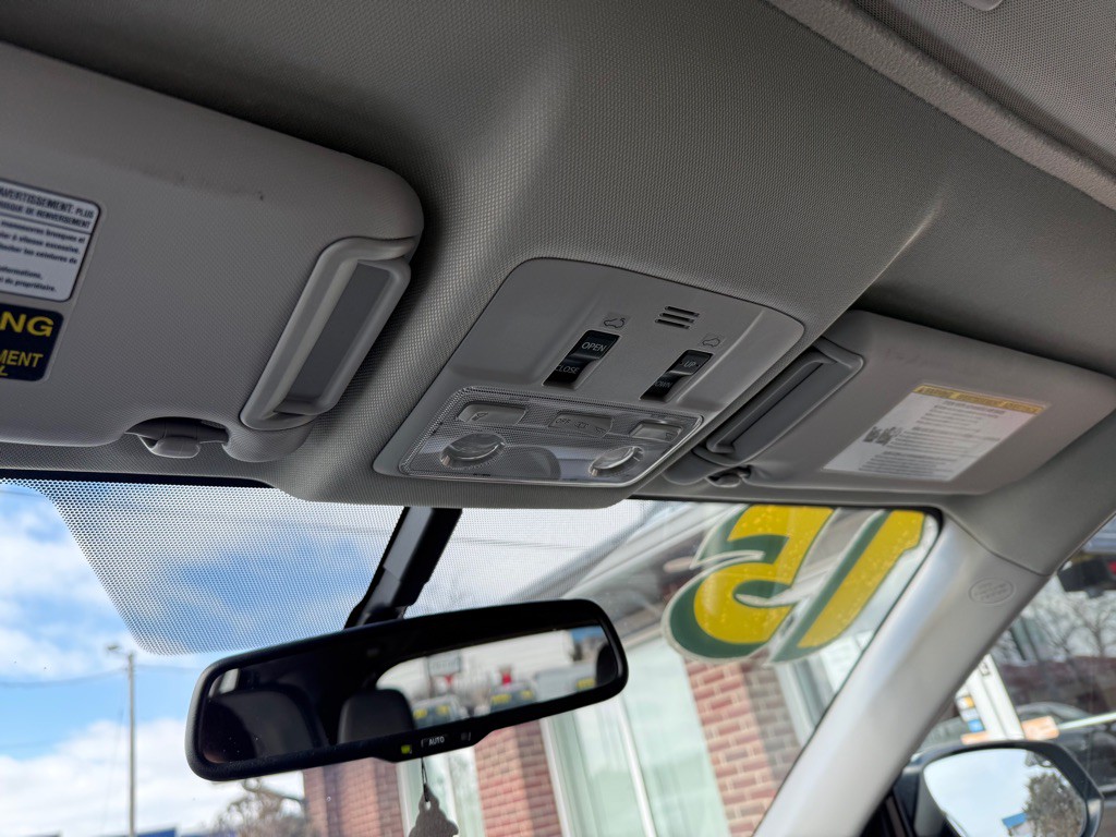 2015 Toyota Rav4 Image 17