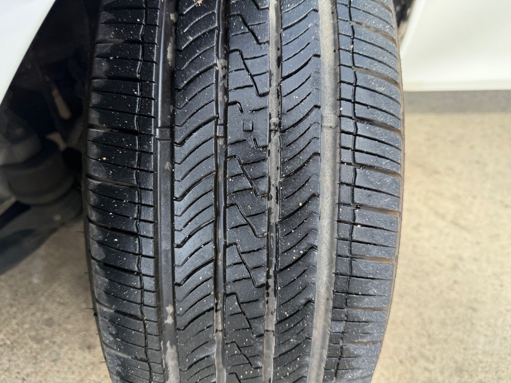 2017 Toyota Camry Image 21