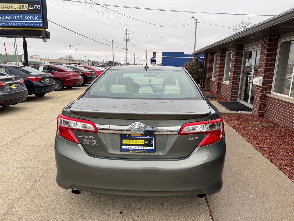 2014 Toyota Camry Image 6
