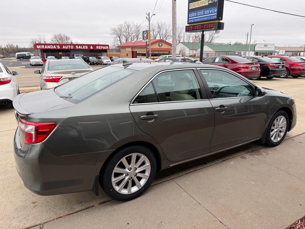 2014 Toyota Camry Image 7