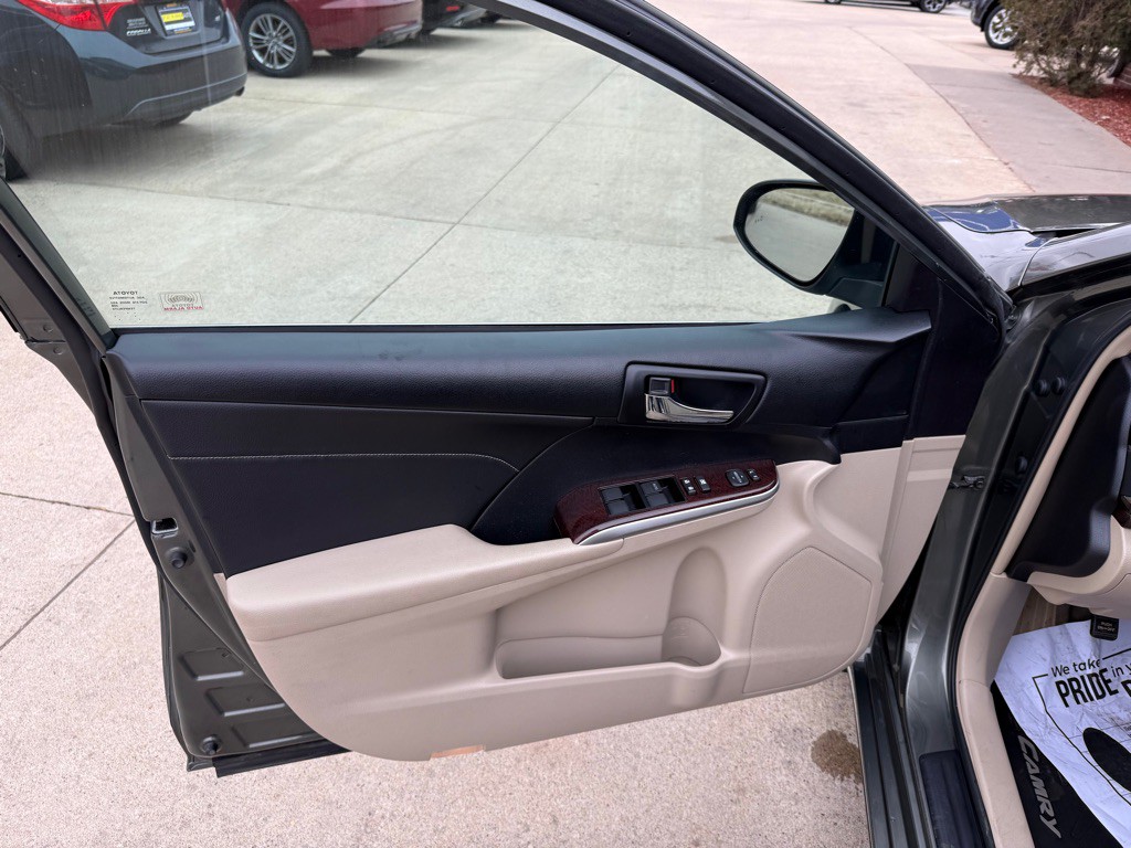2014 Toyota Camry Image 8