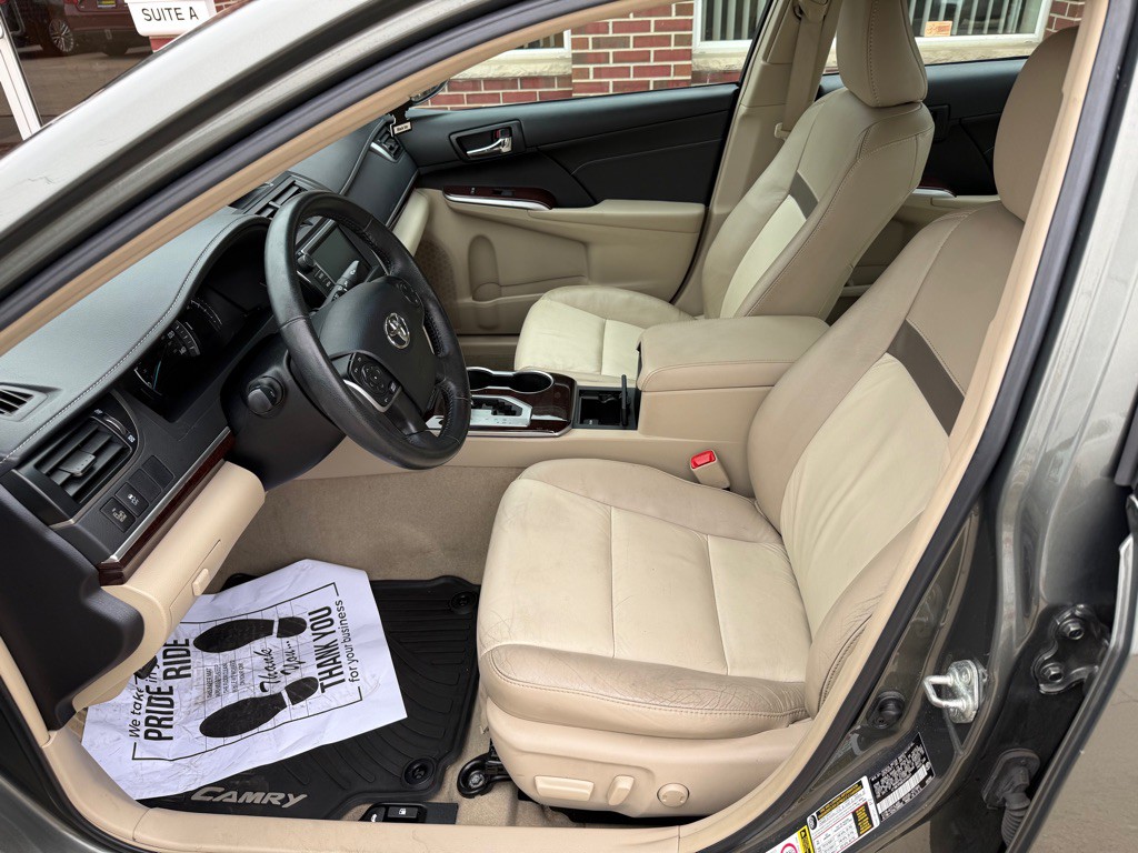 2014 Toyota Camry Image 9