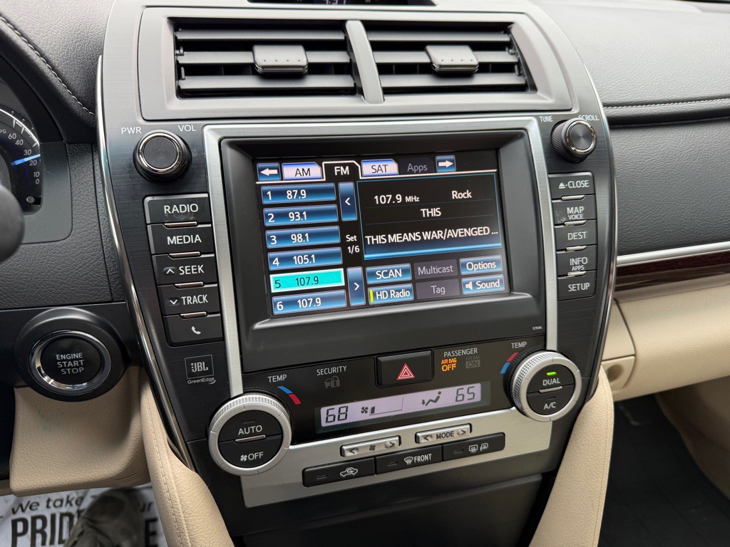 2014 Toyota Camry Image 13