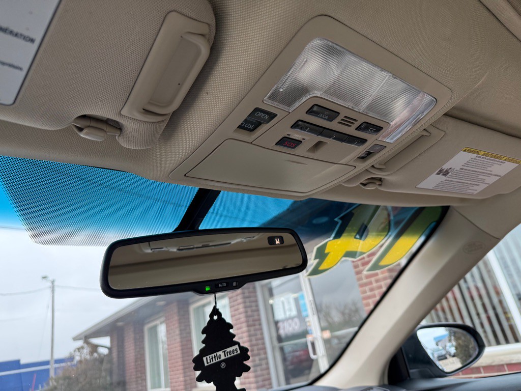 2014 Toyota Camry Image 17