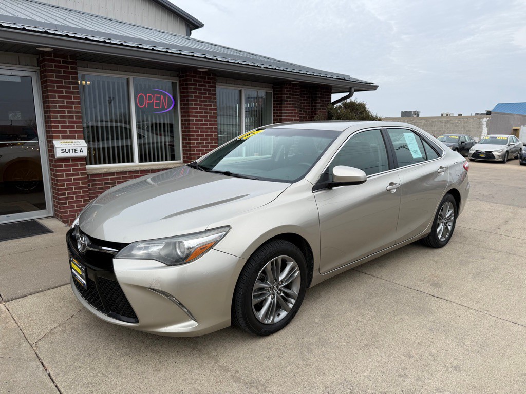 2017 Toyota Camry Image 3