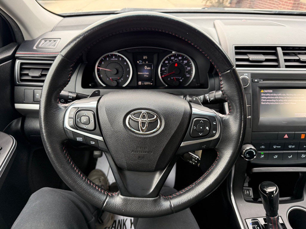 2017 Toyota Camry Image 10