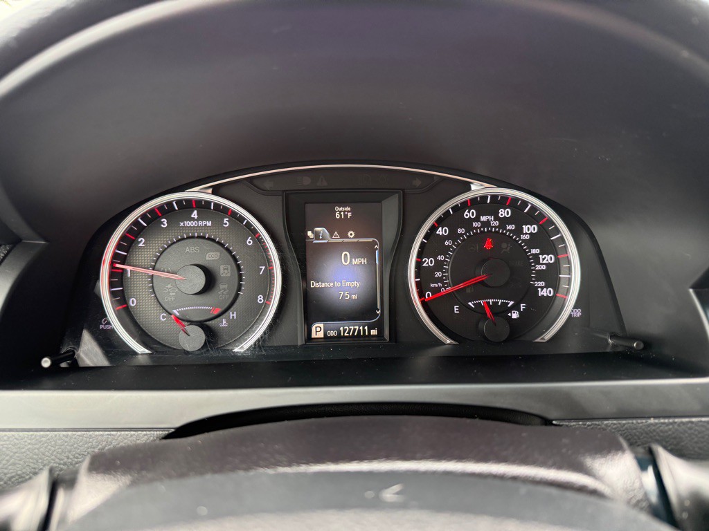 2017 Toyota Camry Image 11