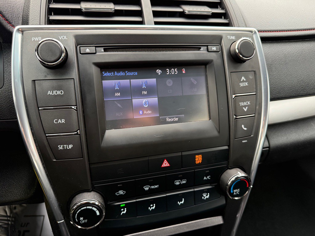 2017 Toyota Camry Image 12