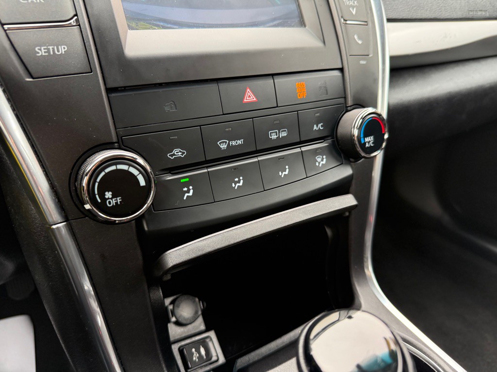 2017 Toyota Camry Image 14