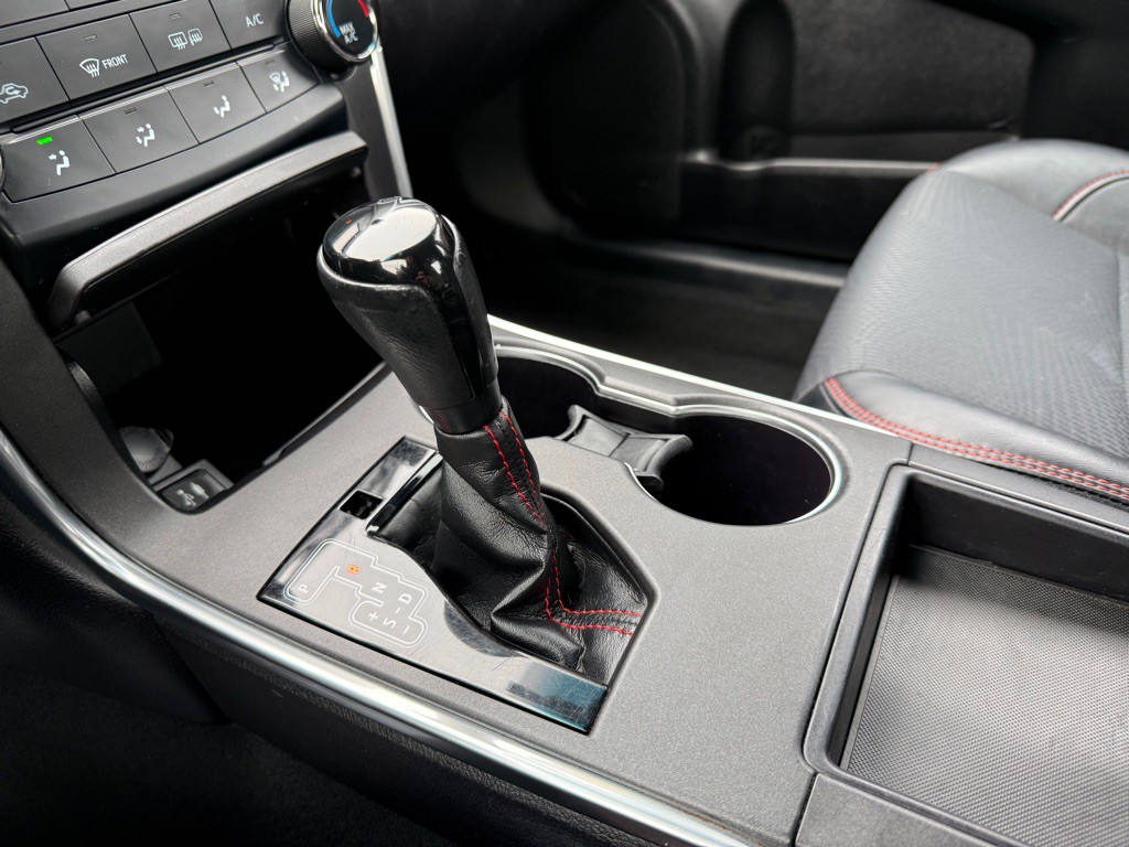 2017 Toyota Camry Image 15