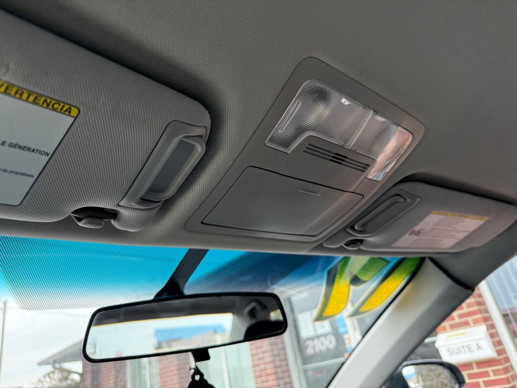 2017 Toyota Camry Image 16