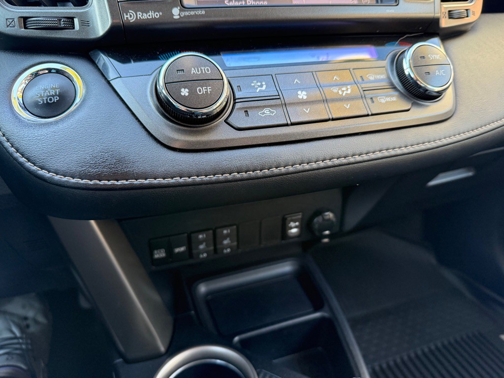 2015 Toyota Rav4 Image 14