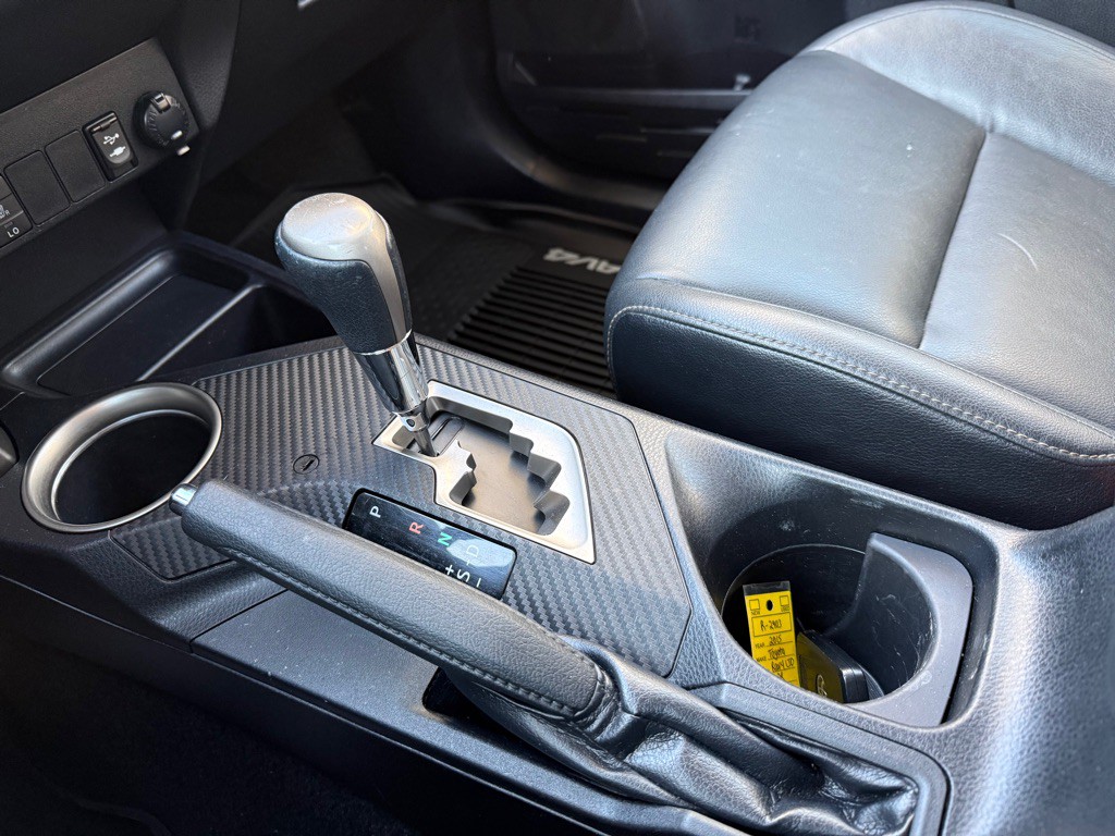 2015 Toyota Rav4 Image 16