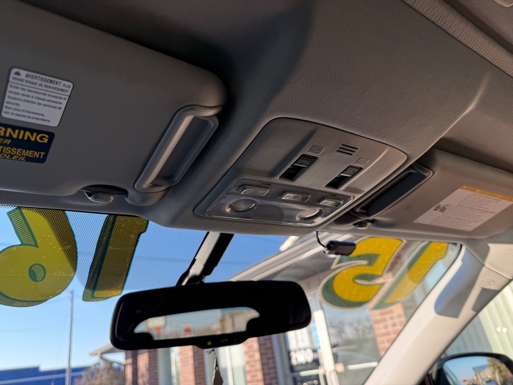 2015 Toyota Rav4 Image 17