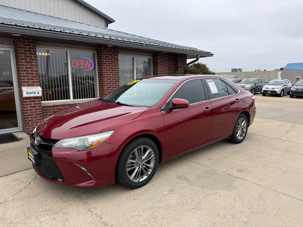 2017 Toyota Camry Image 3