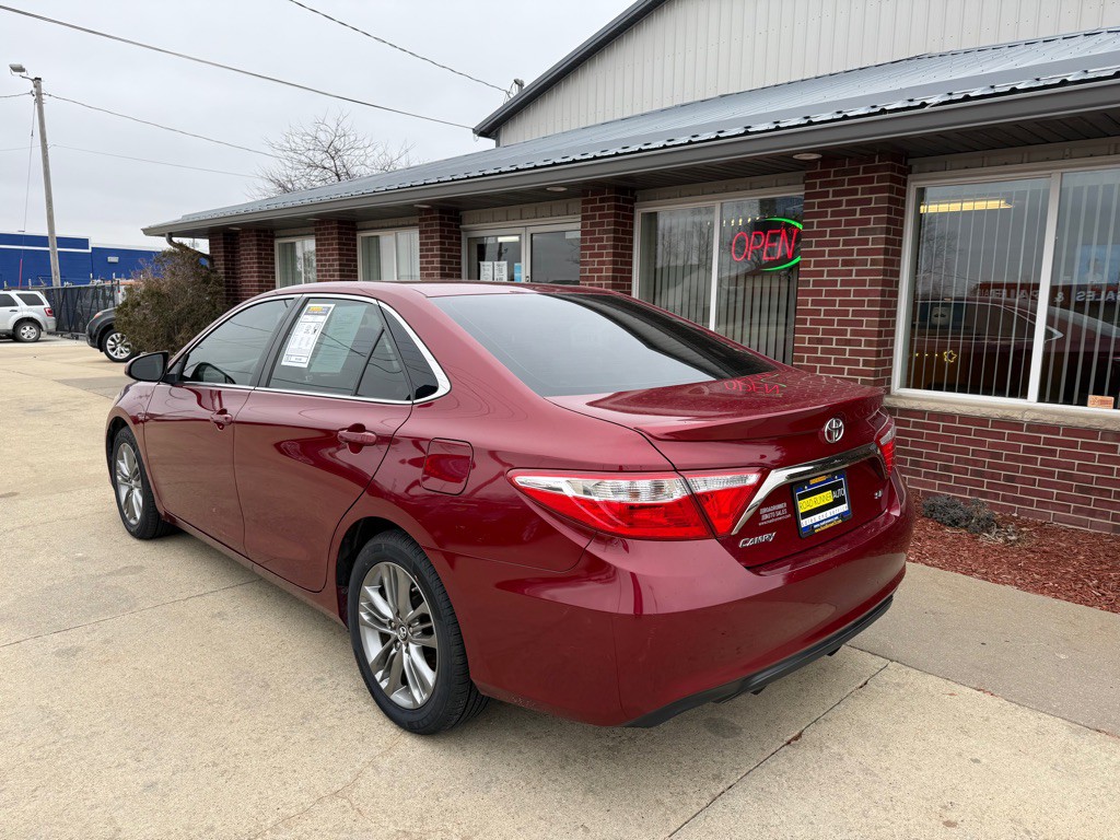 2017 Toyota Camry Image 5