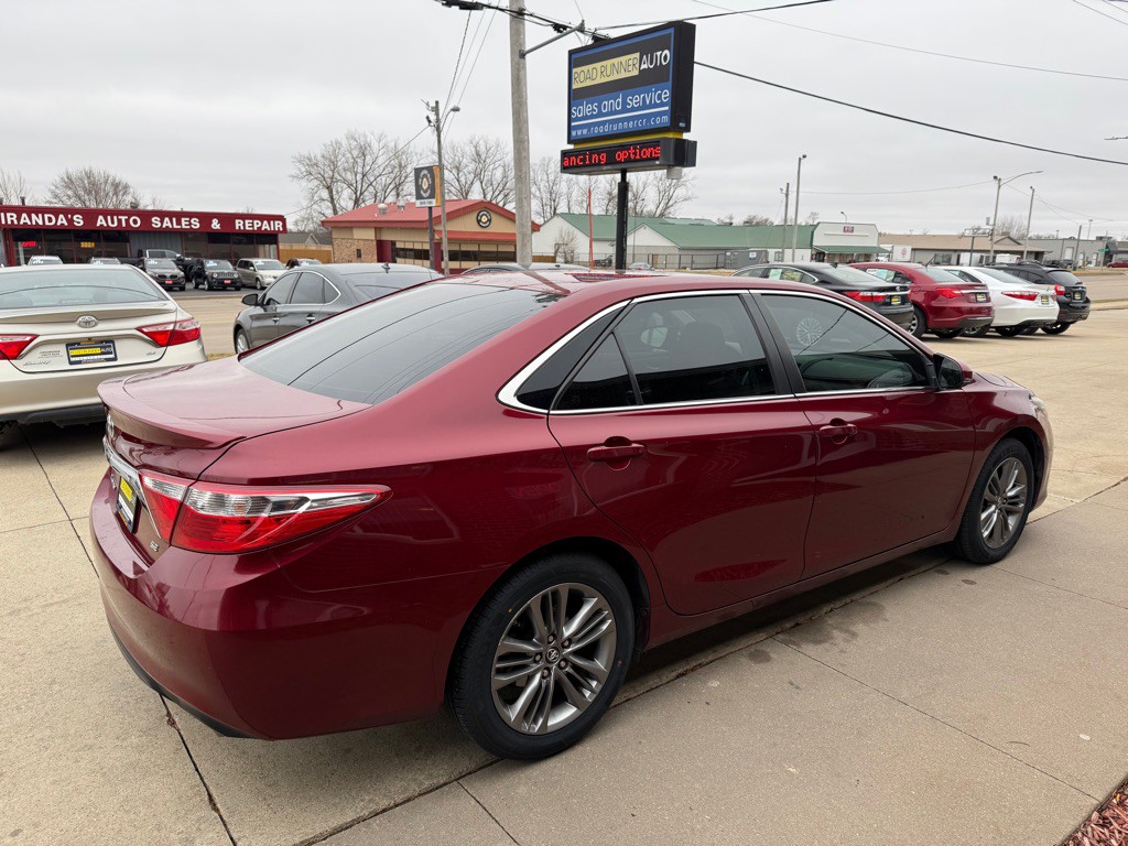 2017 Toyota Camry Image 7