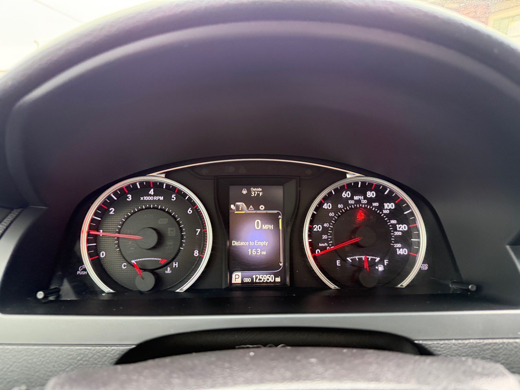 2017 Toyota Camry Image 11