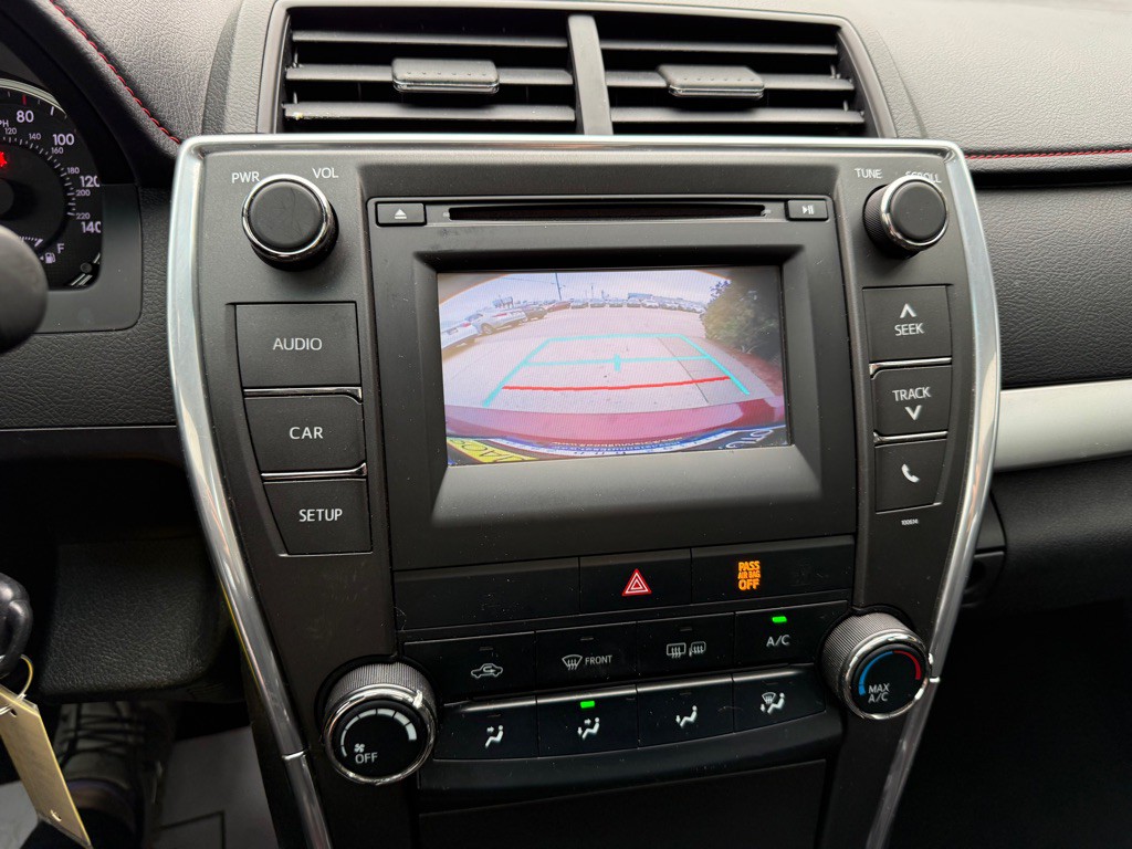 2017 Toyota Camry Image 13