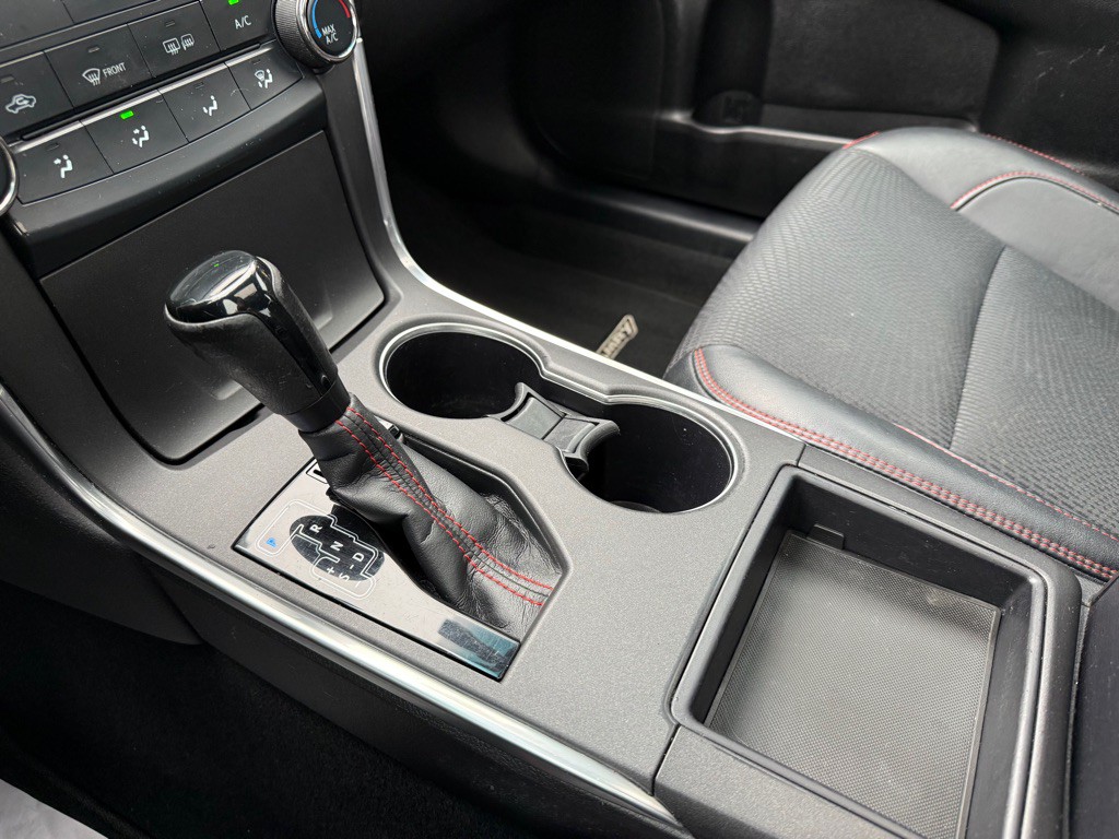 2017 Toyota Camry Image 14