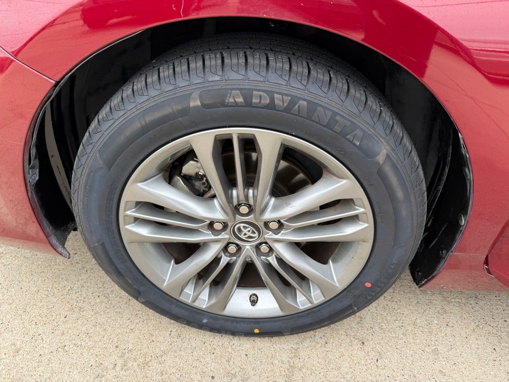 2017 Toyota Camry Image 20