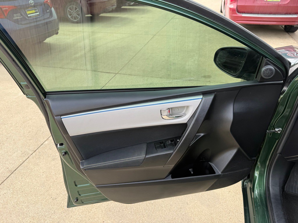 2015 Toyota Corolla Image 8