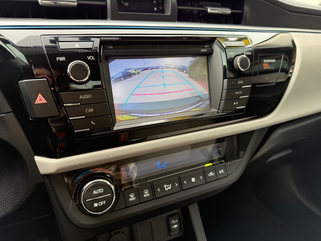 2015 Toyota Corolla Image 13