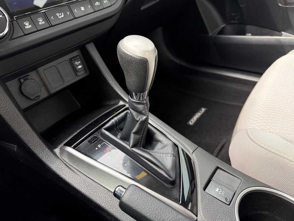 2015 Toyota Corolla Image 14