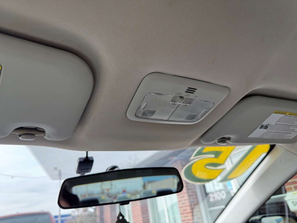 2015 Toyota Corolla Image 16