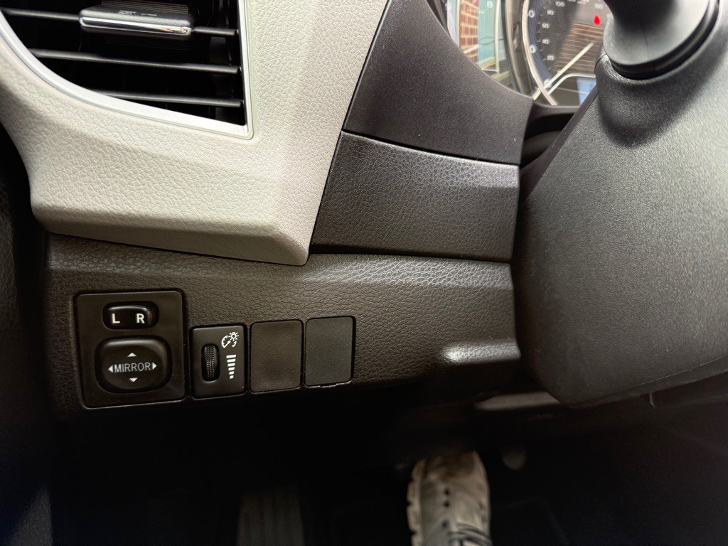 2015 Toyota Corolla Image 17