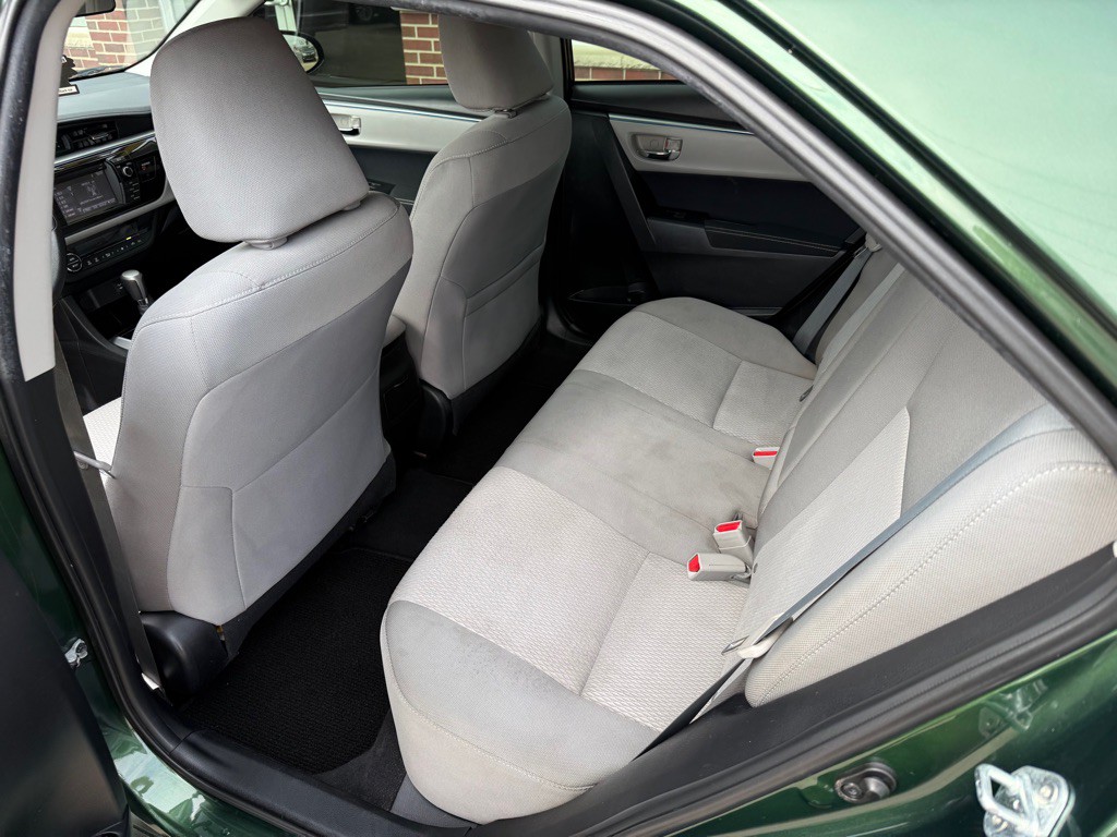 2015 Toyota Corolla Image 18