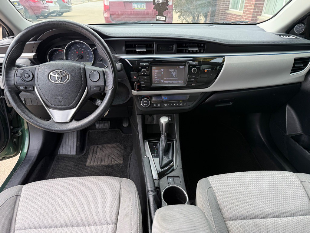 2015 Toyota Corolla Image 19