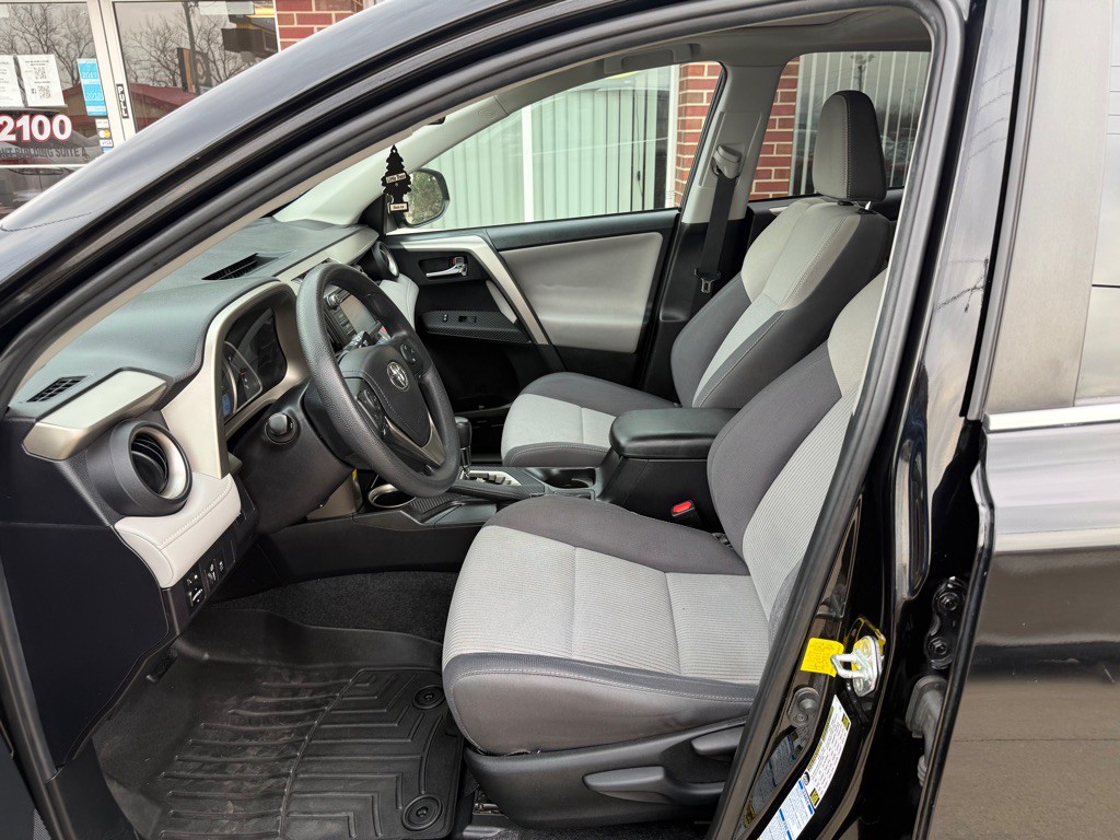 2015 Toyota Rav4 Image 9