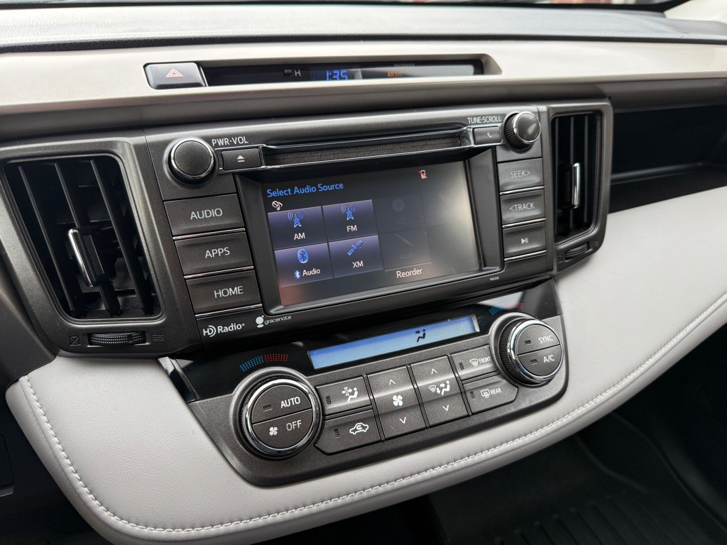 2015 Toyota Rav4 Image 12