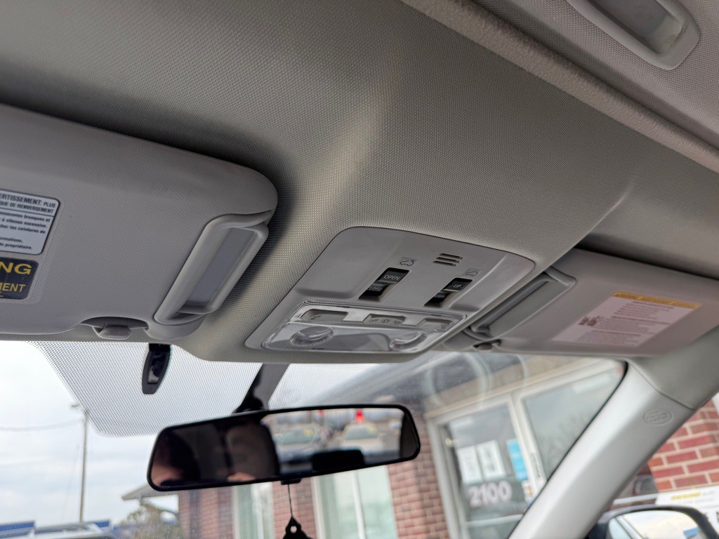 2015 Toyota Rav4 Image 16